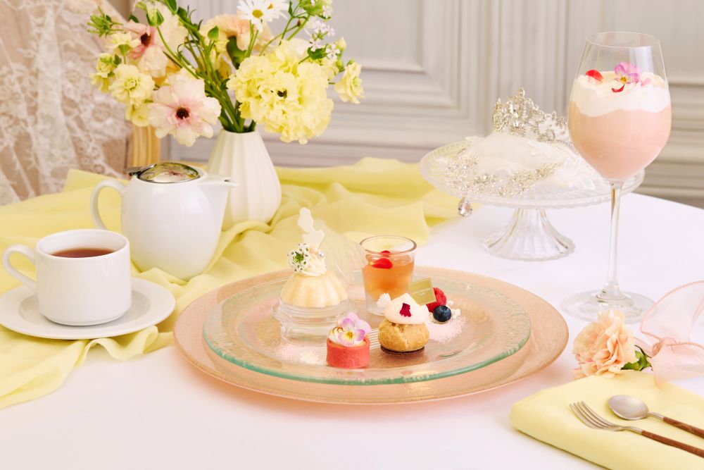 「マリエ フローラル セレブレーション アフタヌーンティー プレート（Mariée Floral Celebration Afternoon Tea Plate）」イメージ