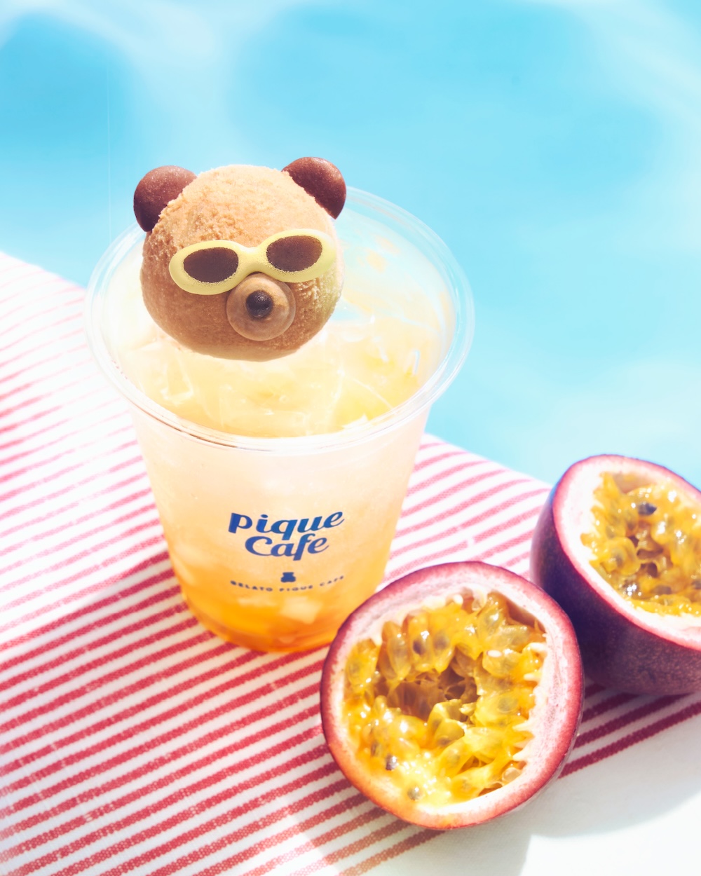 「カラフルソーダフロート」税込み890円