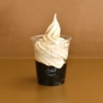 4月1日〜9月30日に販売中の「コーヒーゼリーモカソフト」イートイン・935円、テイクアウト・918円