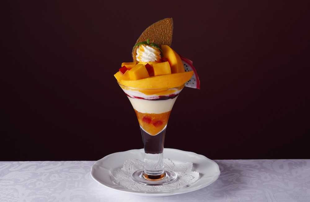 数量限定「宮崎県産完熟マンゴー“太陽のタマゴ”のロイヤルパフェ」税込み6,000円