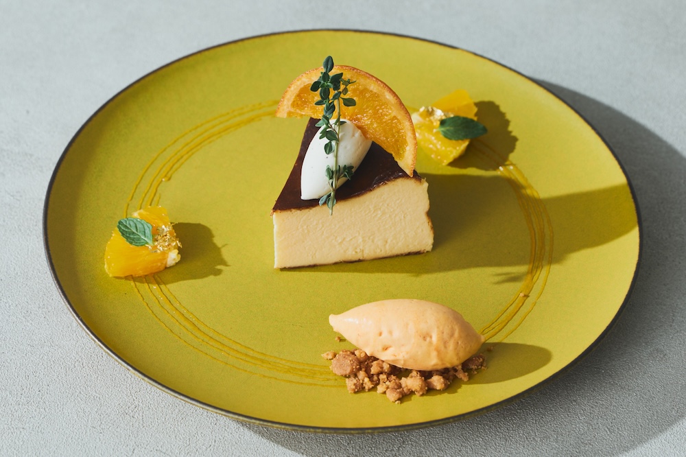 「バスクチーズケーキ」単品・税込み1,400円〜（サービス料含む）