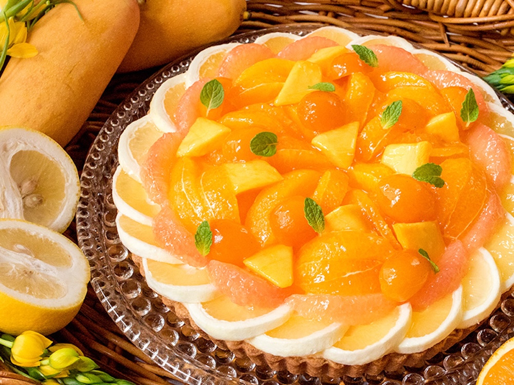 5月中旬まで販売中の「5種の柑橘のタルト」ピース・税込み1,296円、ホール・税込み12,960円