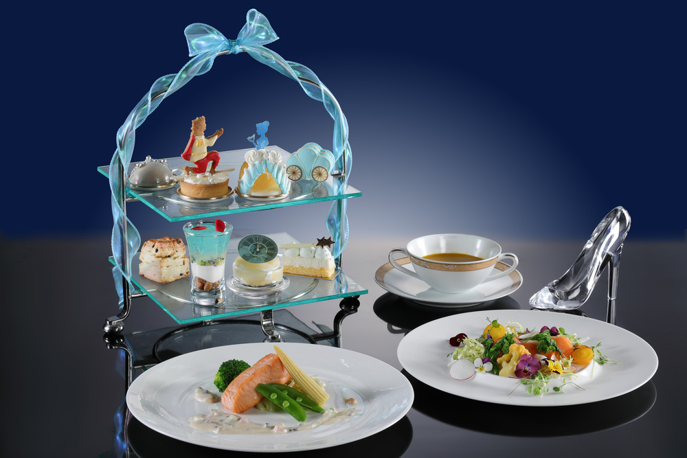 「「プリンセスアフタヌーンティー ～シンデレラ～ スイーツ付ディナー」平日限定プランは税込み9,200円～