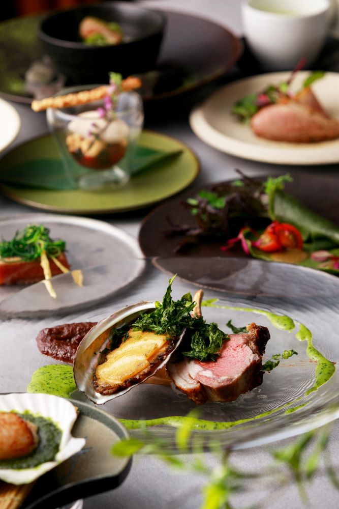 「コンセプトディナーオーダービュッフェ – 八女茶 –」税込み8,000円（別途サービス料）