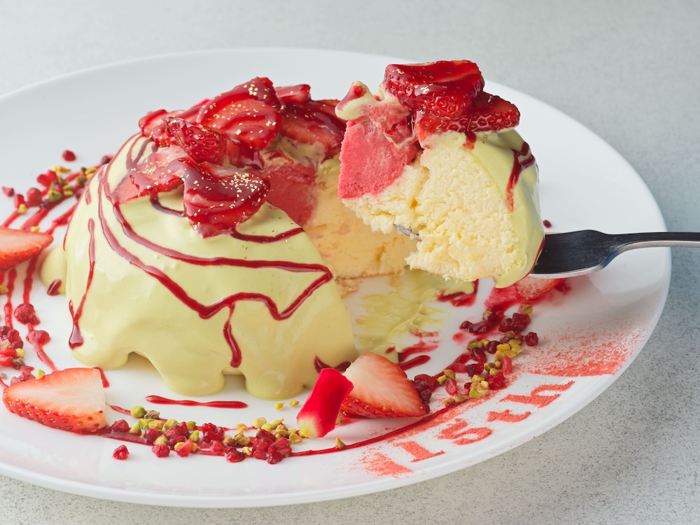 「ふわとろフロマージュスフレ ～苺とピスタチオ～」イメージ