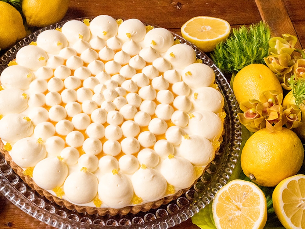 「ハチミツとレモンのタルト」ピース・税込み993円、ホール・税込み9,936円