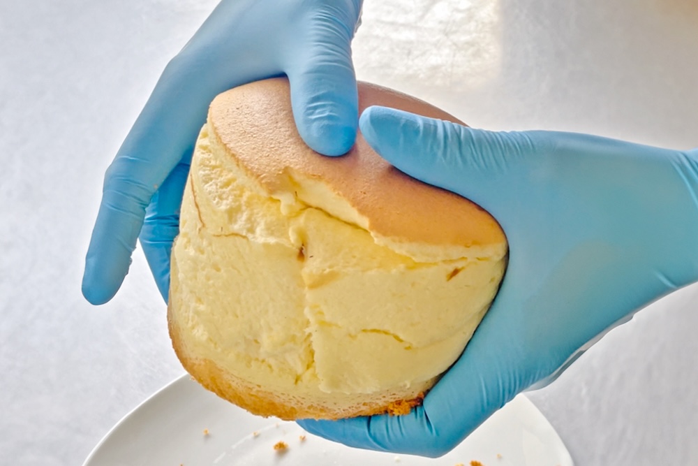 「焼きたてチーズスフレ」イメージ