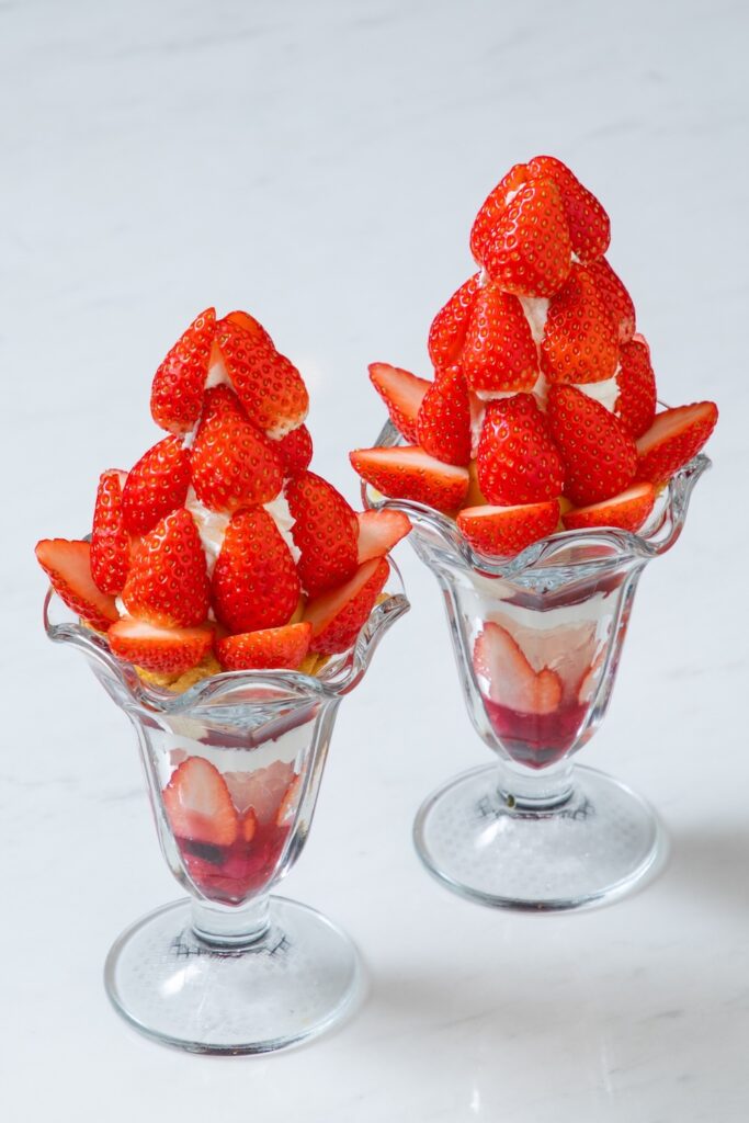 「苺パフェ」イメージ