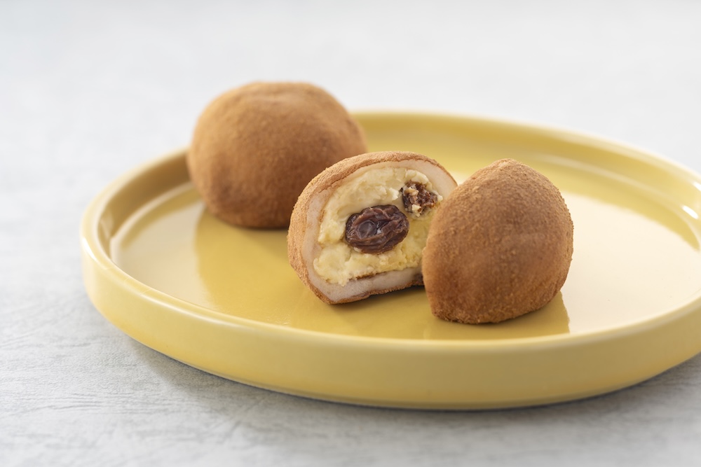 「旬月神楽」の「ラムレーズン大福」1個・432円