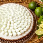 「ライムのタルト～ココナッツ風味～」ピース・税込み993円、ホール・9,936円