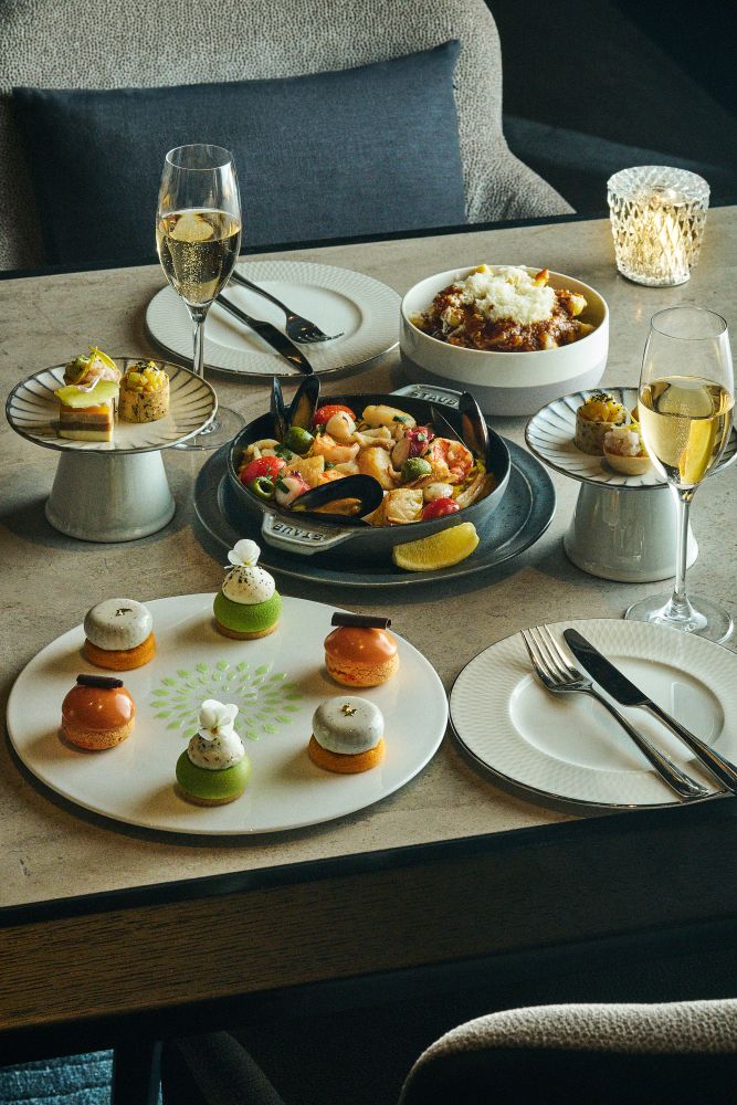 「メロンと日本茶のハイティー“It's 5 O'clock Somewhere”」税込み7,000円～（サービス料含む）