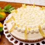 青山店で4月15日～5月17日に販売される「レモンのショートケーキタルト」ピース・税込み993円、ホール・税込み9,936円