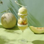 「メロングレイスパフェ」単品・税込み4,950円、ドリンク付き・税込み5,830円〜(別途サービス料含む)