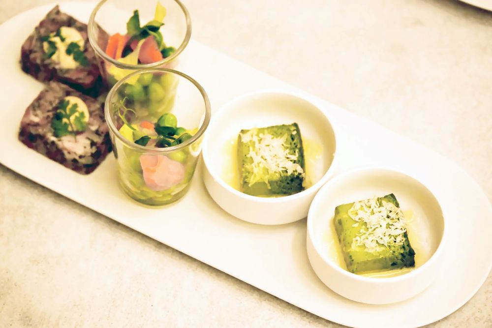 「新緑の奈良を楽しむ 抹茶プレミアムアフタヌーンティー」イメージ