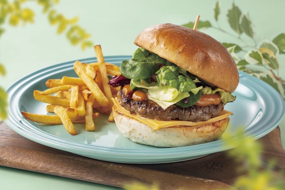 「Beef100％むさしの森チーズバーガー」税込み1,408円〜