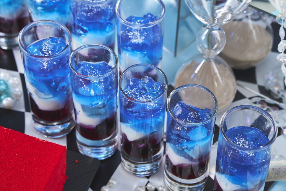 ランチ＆スイーツビュッフェ「アリスと不思議なブルーオーシャン～海底時計が刻むもうひとつの物語～」イメージ