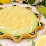 4月1日〜4月30日に販売される「金平糖型 静岡県産抹茶とグレープフルーツのタルト」ピース・税込み1,198円、ホール・税込み11,988円