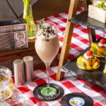 「レトロ仕立てのバナナクッキーシェイク」（＋1,100円）