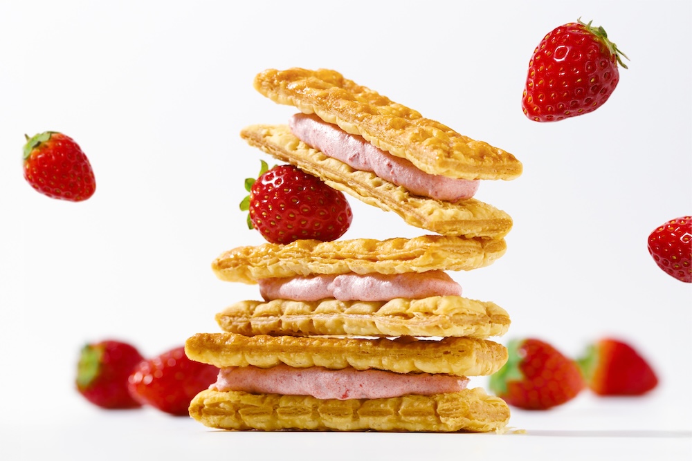 4月17日より販売される「イチゴショップ by FRANCAIS」の「イチゴパイサンド」4個入り・税込み1,296円