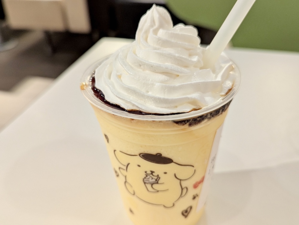 「ポムポムプリンのクリーミープリンフラッペ」税込み490円