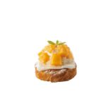 ニュウマン新宿「Petrichor Bakery and Cafe」の「ほこたメロンの大福風デニッシュ」税込み650円