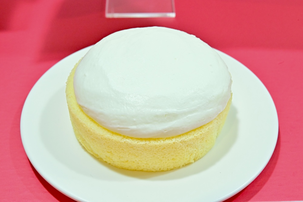 6月1日夕方頃より発売される「盛りすぎ！プレミアムロールケーキ」税込み214円