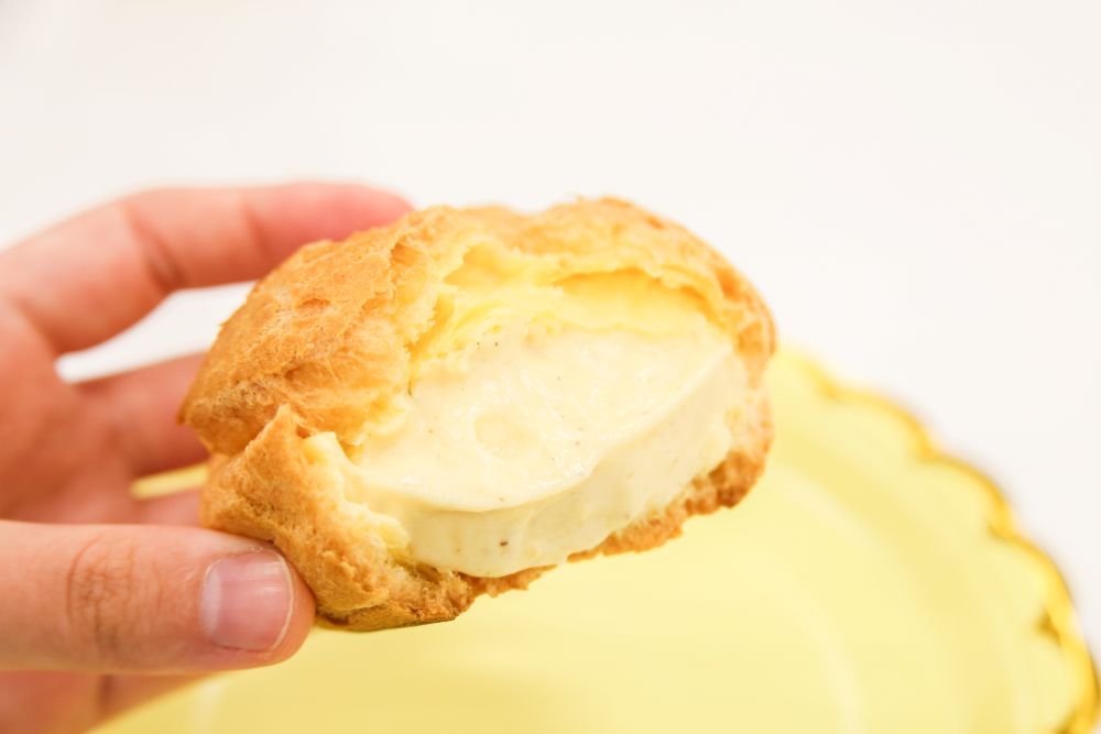 「バニラたっぷり！濃厚カスタードシュー」税込み180円