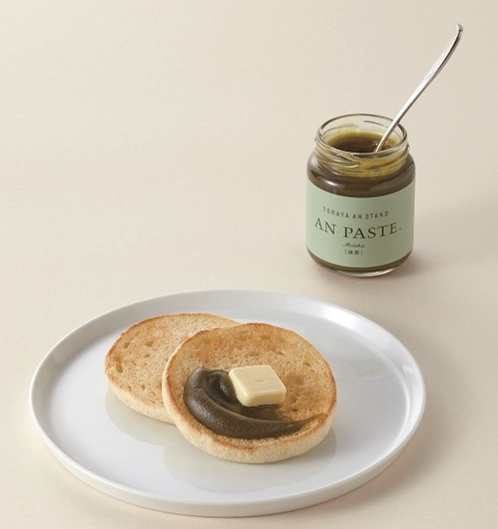 5月31日まで販売中の「とらや」の「あんペースト抹茶」1個・税込み1,080円