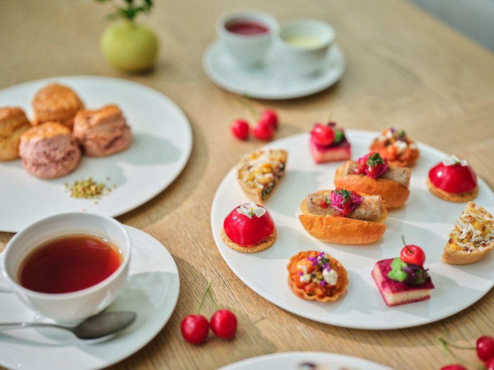 東京エディション虎ノ門にて販売される「チェリー エディション アフタヌーンティー（Cherry EDITION Afternoon Tea）」イメージ