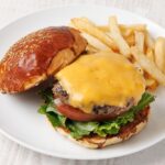 「和牛チーズバーガー(WAGYU CHEESEBURGER )」2,618円