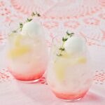 オプションメニューで販売される「ピーチフロート」税込み1,200円（サービス料含む）