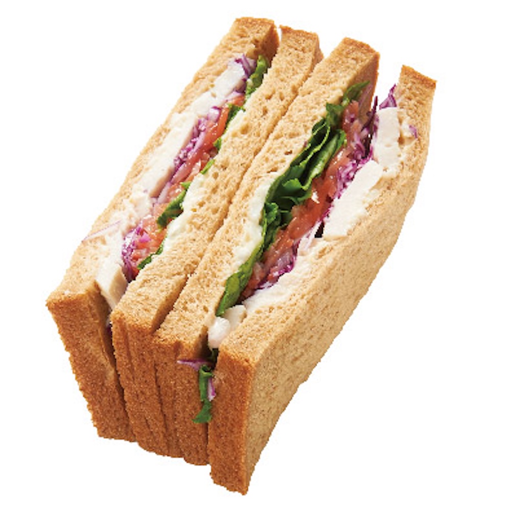 5月2日より販売される「レモンタルタルチキンの彩り野菜サンド」税込み386円