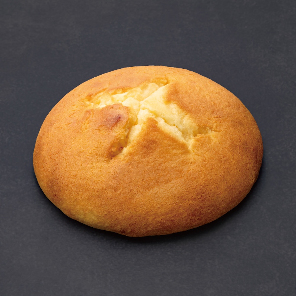 「牛乳仕込みの大きな甘食風しっとりケーキ」税込み192円