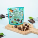 「アルファベットチョコレート サクッとクレープチョコミント」税込み248円（数量限定）