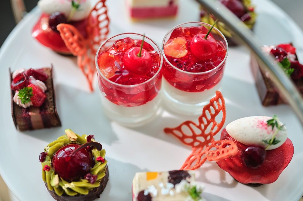 東京エディション虎ノ門にて販売される「チェリー エディション アフタヌーンティー（Cherry EDITION Afternoon Tea）」イメージ