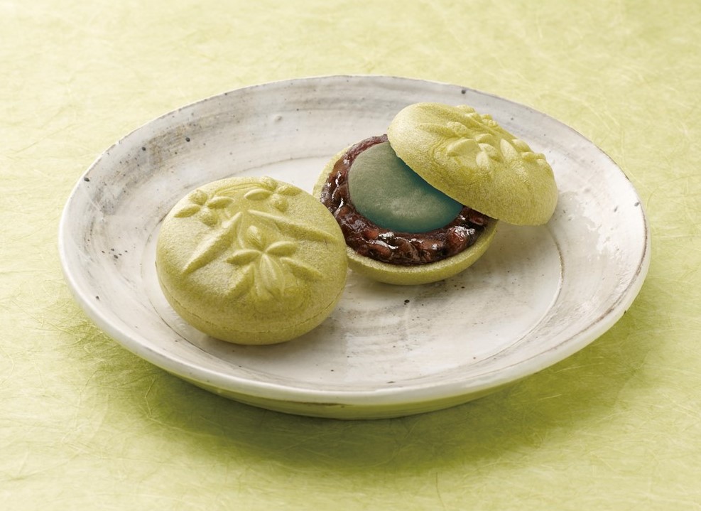5月31日まで販売中の「銀座あけぼの」の「濃茶もなか」1個・税込み162円