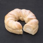 「牛乳仕込みのしっとりミルクリング」税込み246円
