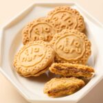 「フラネルビスケットサンド」3個入り・税込み864円〜
