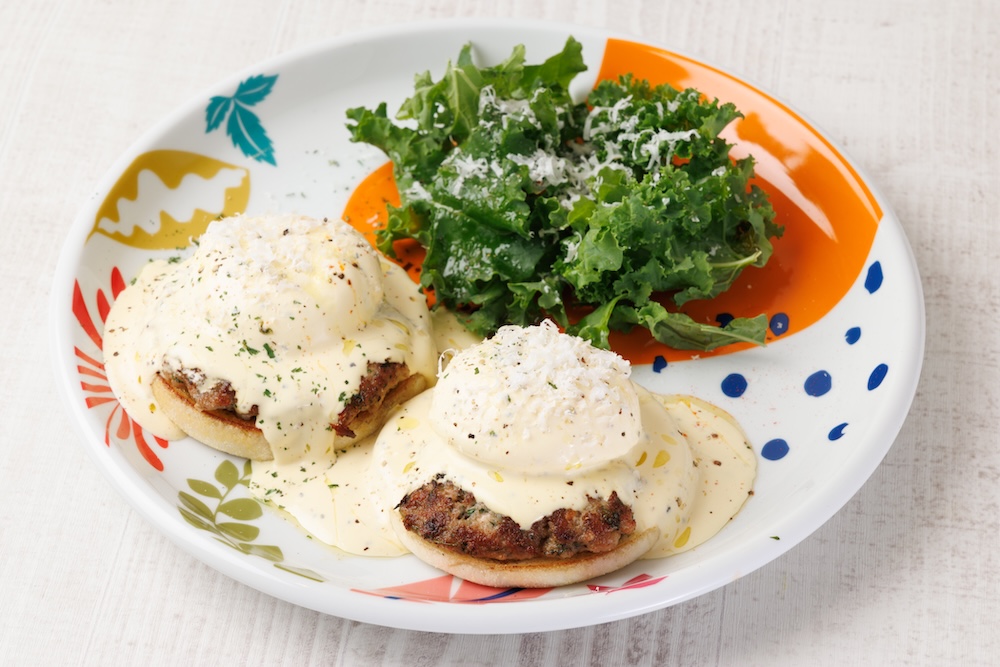 「グリルドハーブソーセージベネディクト（GRILLED HERB SAUSAGE BENEDICT）」1,628円
