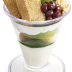 「老舗茶舗のお抹茶わらび餅パフェ」税込み430円〜