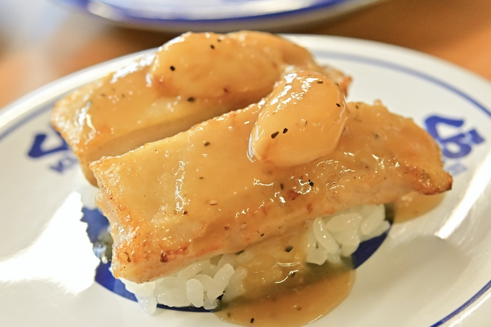 6月26日〜7月5日に販売される「ギルティ ガーリックチキンステーキ」税込み230円（テイクアウト不可）
