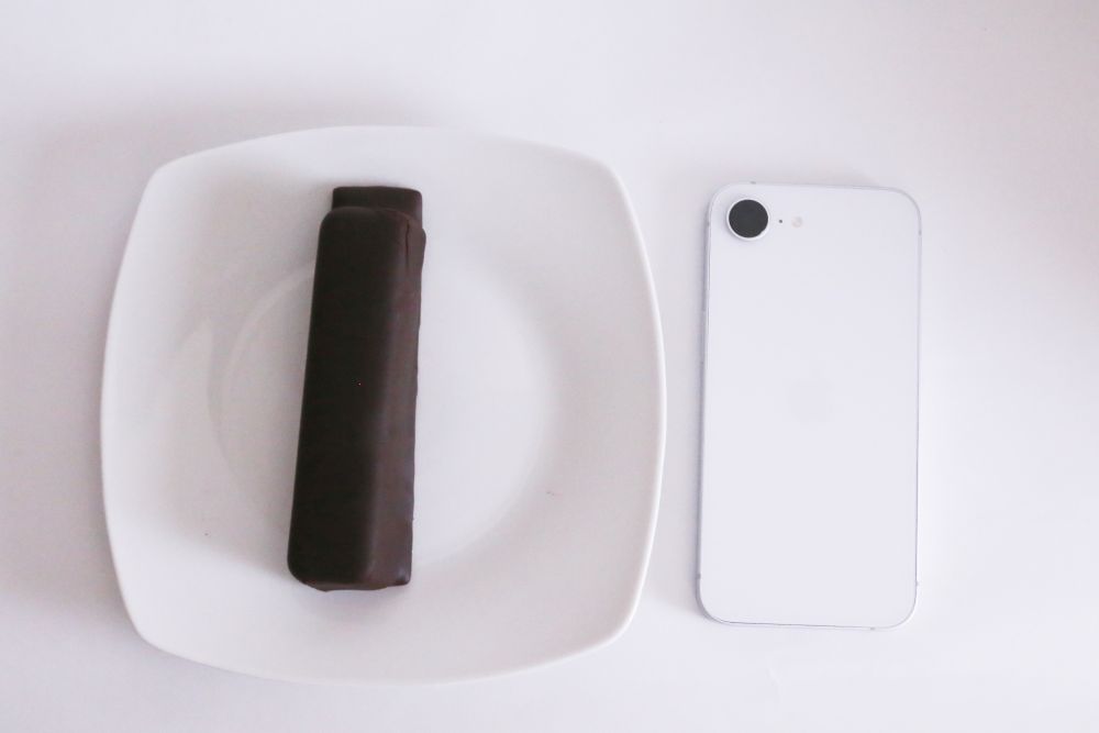 iPhone17eと比較した「ご褒美スティックケーキ とろける生マシュマロ」イメージ