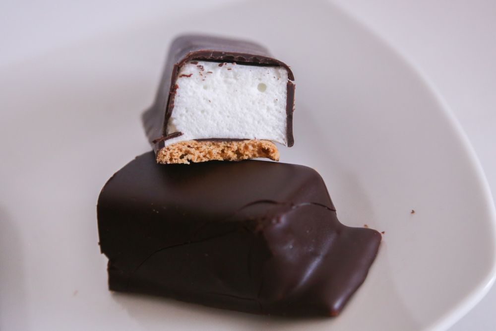 「ご褒美スティックケーキ とろける生マシュマロ」断面のイメージ