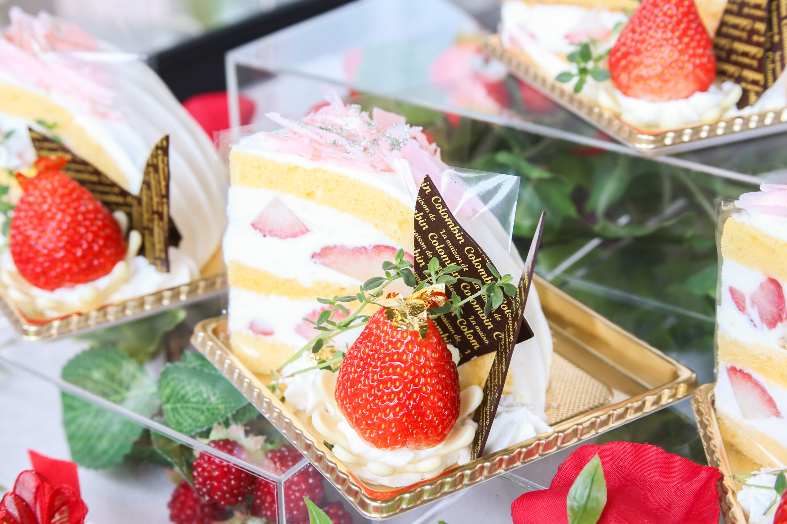 2027年1月下旬～3月15日に販売される「プレミアム クイーン ショートケーキ」イメージ
