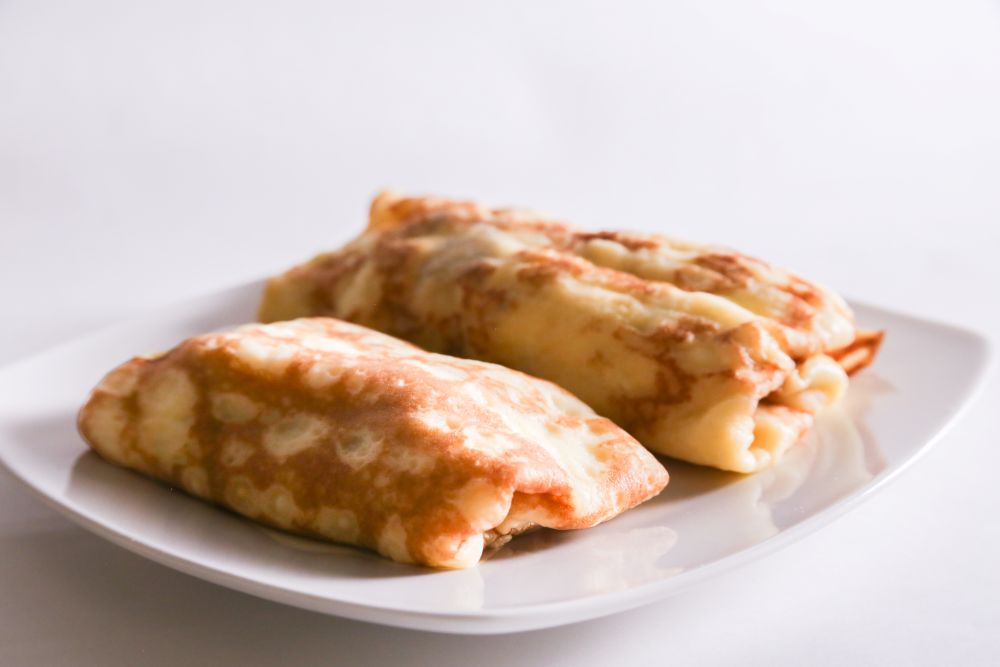 「もちもち食感のクレープ 白桃とヨーグルトムース」イメージ