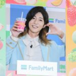 「フラッペ キメ顔10秒チャレンジ」をしているサカイJr.さん