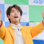 「フラッペ キメ顔10秒チャレンジ」の結果発表をしているじんさん
