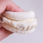 「おもちクリームサンド ラムレーズンバター」イメージ