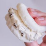「おもちクリームサンド ラムレーズンバター」イメージ