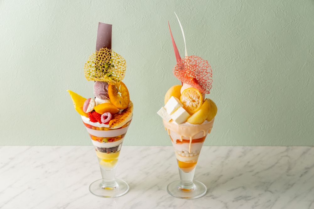 左から「アサイー＆ヨーグルト」、「ピーチ＆チーズ」イメージ
